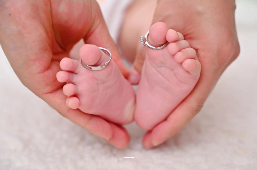 沅江怀孕肚子一边高一边低 沅江怀孕肚子一边高一边低